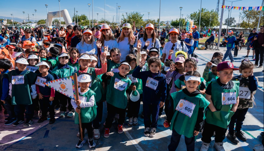 En la semana de la Educación Inicial una maratón le puso color al Parque de Chimbas